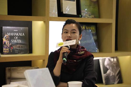 季亚娅表示，半夏拥有一双充满童心的，同时又是女性化的眼睛去观察虫虫的“世界观”