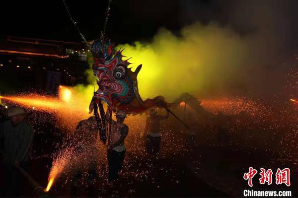 钢火烧龙?！≈靼旆焦┩?摄