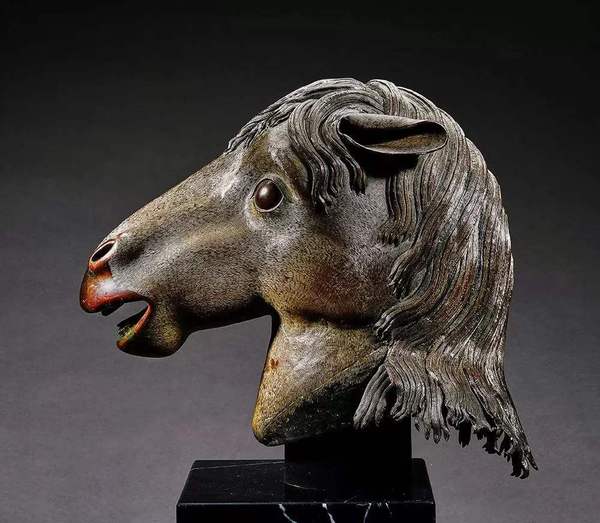 圆明园马首铜像