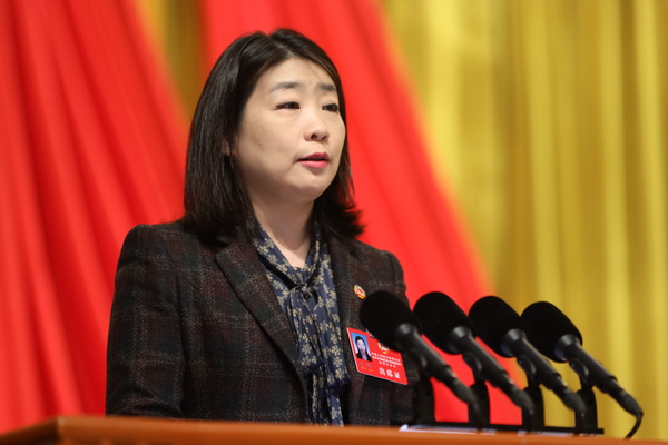 马迎委员在大会上发言