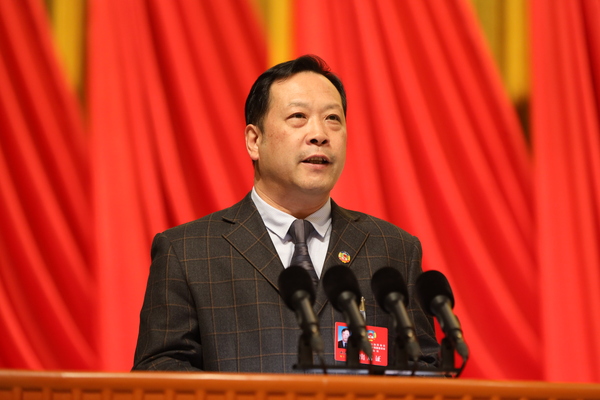 赵志高委员在大会上发言