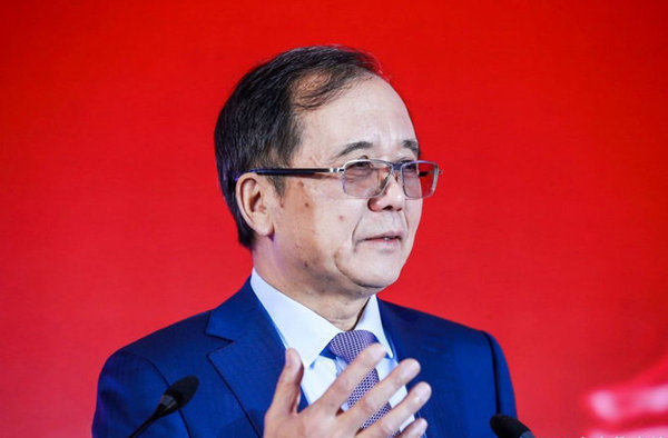 图为北京大学未来教育管理研究中心创始主任林建华在发表演讲。