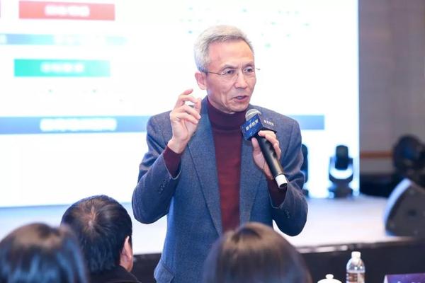 中欧国际工商学院经济学和金融学教授许小年