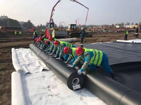 图为高能环境援建武汉火神山医院现场。