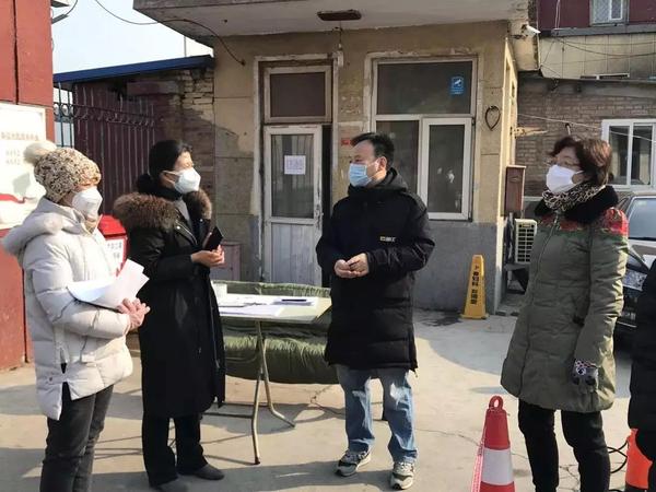 刘秀杰委员走访居民小区督查工作