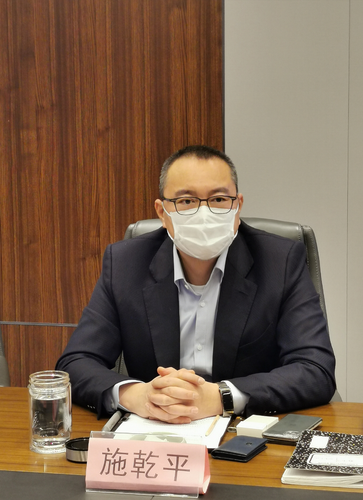 全国政协海外列席侨胞、美国华人企业家联合会会长施乾平