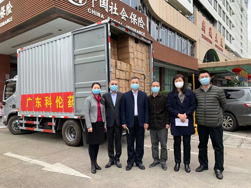 张彤委员捐献的抗疫物资整车待发