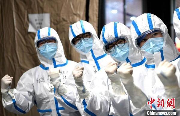 诗人黄亚洲：谁说诗歌不给力？“全民写诗”自有价值