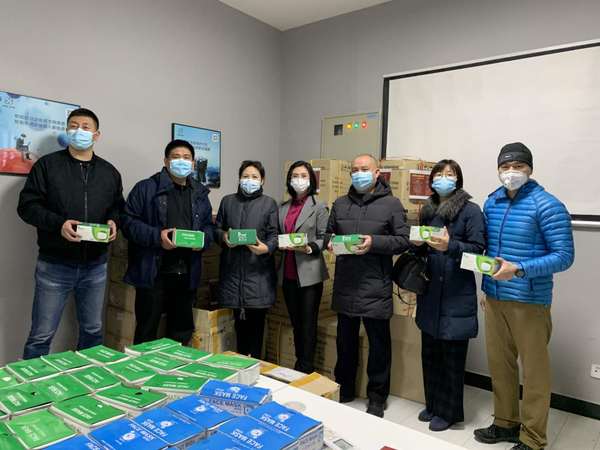 许莉委员（正中）和她的防疫团队