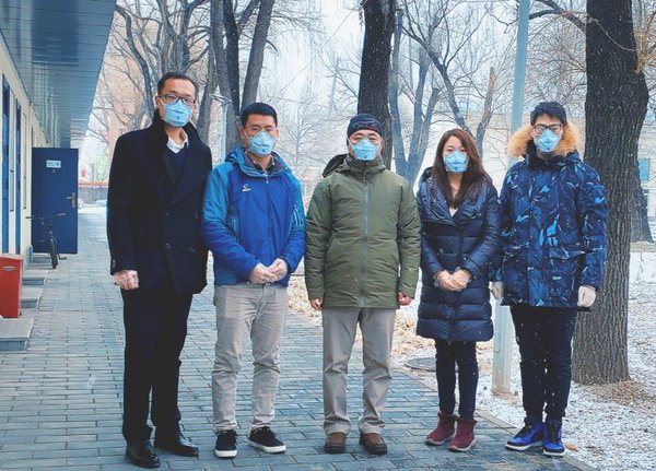 2月5日，视联动力董事长杨春晖、视联医疗总经理宋蕾一行去小汤山医院看望驻地工程师