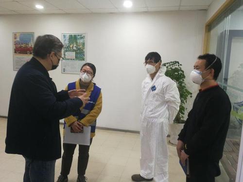 市政协复工复产组与华纳圣龙（宁波）有限公司交流