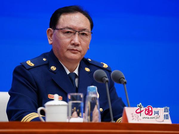 应急管理部党组成员、消防救援局局长琼色