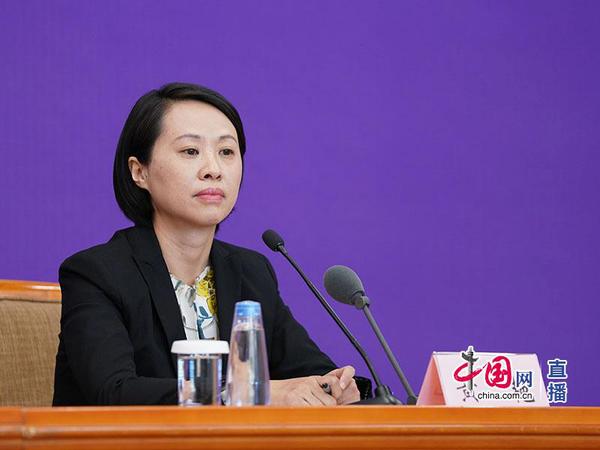 国务院扶贫办规划财务司司长黄艳