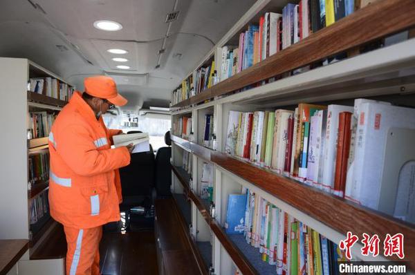 世界图书日内蒙古民众共享精神“饕餮之宴”