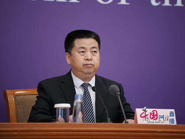 国务院扶贫办政策法规司司长陈洪波