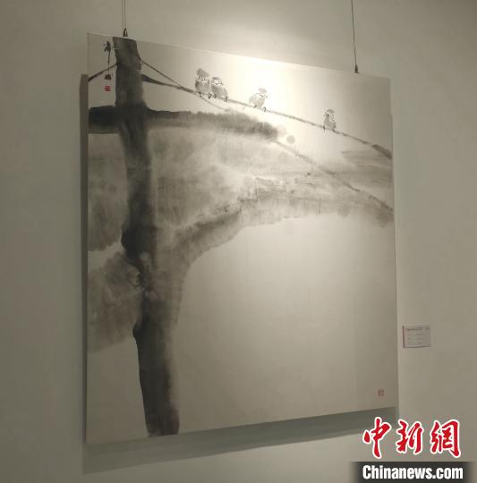展览作品之一?！⊙罘?摄