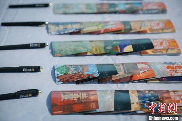 明信片蕴含了高平的美丽风光、厚重人文、丰富遗存等多种元素。　贺文革 摄