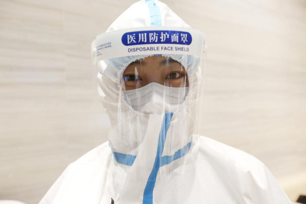 2 刘艳彬在鄂工作照