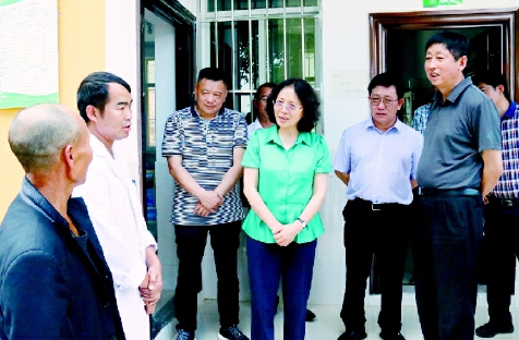 2019年5月，云南省政协主席李江率队深入红河州绿春县调研脱贫攻坚助推行动开展情况?！÷澜鹌健∩? title=