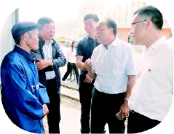     2018年11月，昆明市政协组织医疗专家深入东川区开展脱贫攻坚助推行动?！÷澜鹌健∩? title=