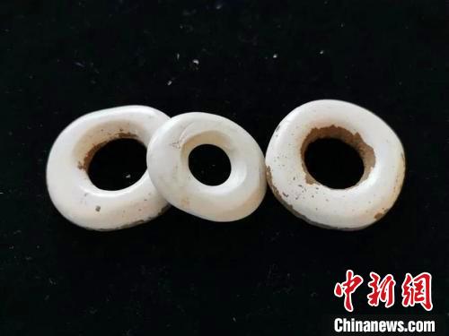 饶河小南山遗址挖掘出来的文物。双鸭山市委宣传部供图