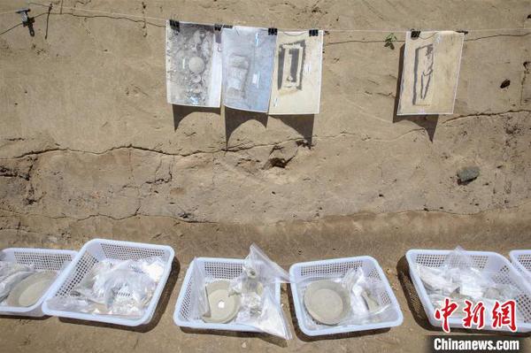 遗址出土汉代陶片较多，尤其是铭文豆等，将有助于对寨卞遗址和鲁北地区汉代文化的研究?！『阂?摄