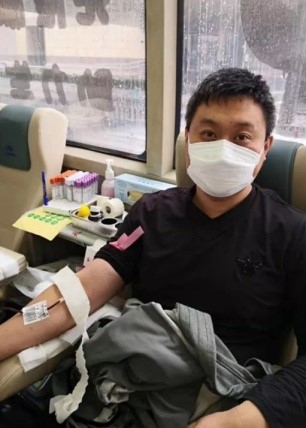 高峰参加无偿献血