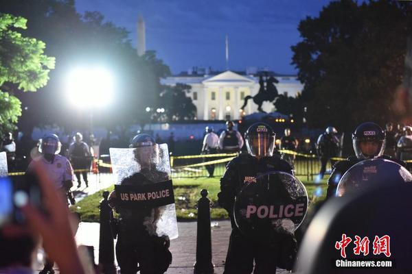 美国首都华盛顿：反种族歧视抗议活动继续