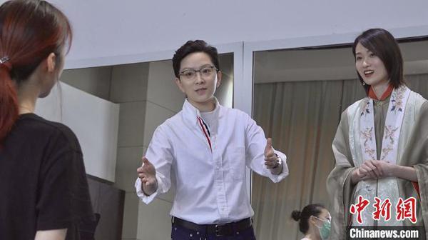 点击进入下一页