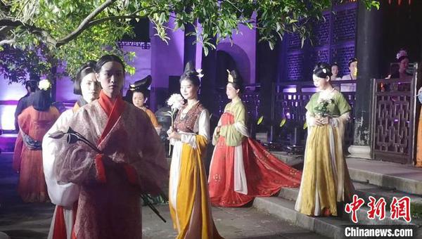 点击进入下一页