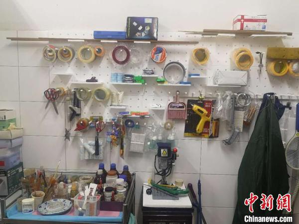 楼署红的部分修复工具。　童笑雨 摄