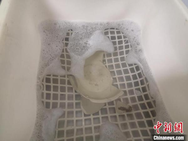 正在使用超声波清洗的瓷器?！⊥τ?摄