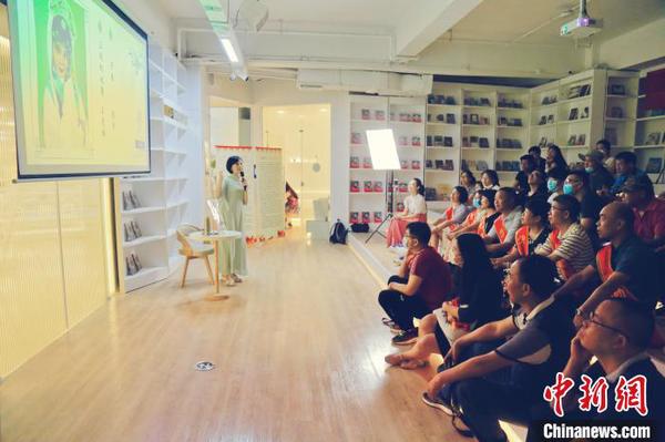 借助新媒体推广非遗闽剧艺术“80后”闽剧传承人成网红