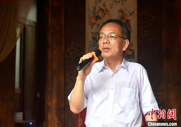 图为翁小杰在会上致辞?！÷烂?摄