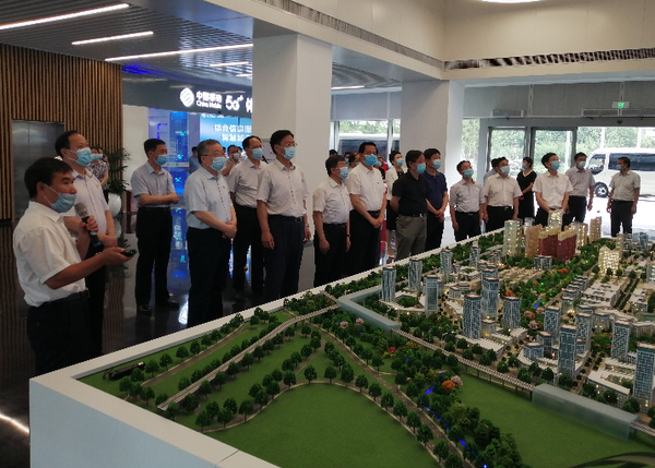 洛阳大数据产业园是洛阳市规划建设的六大专业园区之一，着力建设国内领先的数据资源中心、技术中心和应用中心。7月2日，河南省政协主席刘伟率领常委视察团赴洛阳视察“加快中原城市群洛阳副中心城市建设”，常委们对大数据产业园的发展思路给予充分肯定，并提出具体意见和建议。