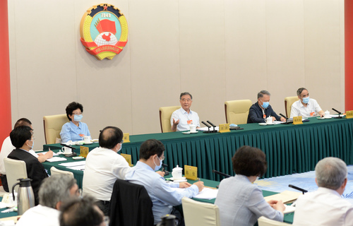 全国政协十三届常委会第十二次会议举行专题分组讨论