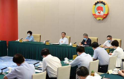 全国政协十三届常委会第十二次会议举行专题分组讨论4