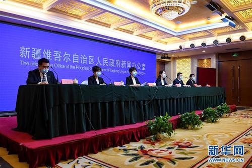 7月20日，新疆维吾尔自治区人民政府新闻办在乌鲁木齐市举行新闻发布会，介绍乌鲁木齐市新冠肺炎疫情和防控工作并答记者问。新华社记者 宋彦桦 摄