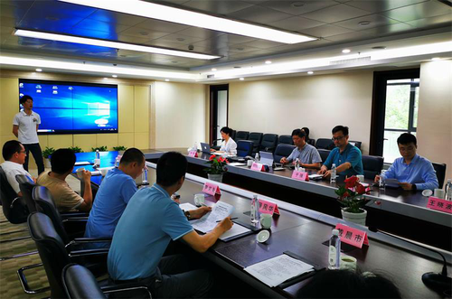 3 与会嘉宾探讨数字健康大数据、新能源科技产业等热点话题