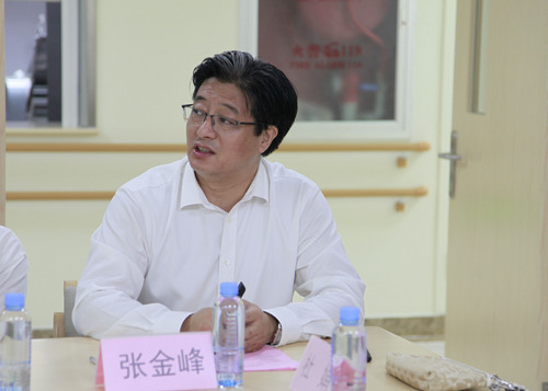 区政协委员张金峰做情况汇报