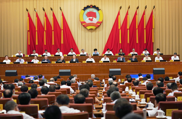 8月25日，政协第十三届全国委员会常务委员会第十三次会议在北京开幕，围绕“制定国民经济和社会发展‘十四五’规划”协商议政。中共中央政治局常委、全国政协主席汪洋出席开幕会。　本报记者　贾宁　摄