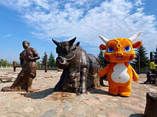 永济吉祥物“铁牛儿”展示
