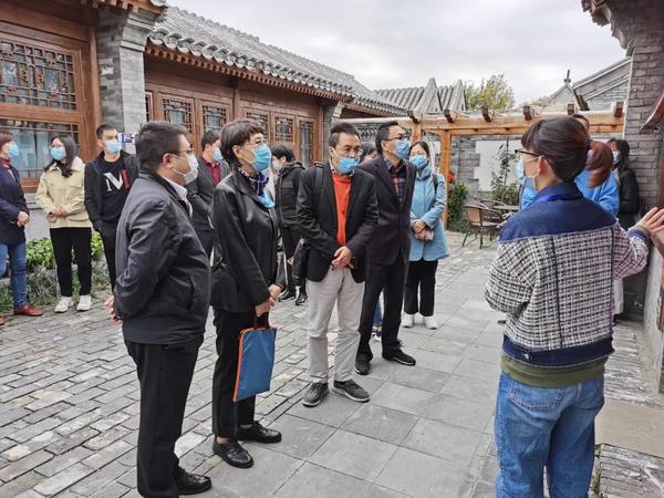 第四分党组党员委员参观共生院