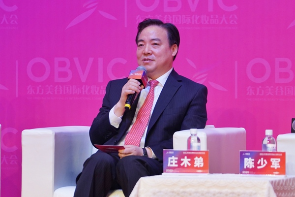 上海市奉贤区委书记庄木弟接受记者采访 上海市奉贤区委书记庄木弟接受记者采访