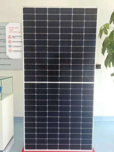 位于华坪的丽江隆基车间。人民政协网记者 付振强 摄