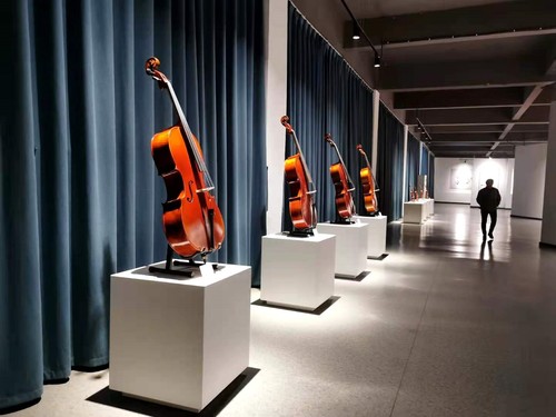 河南确山乐器文化展厅内展示区。人民政协网记者付振强 摄