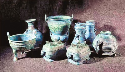 中国成功追索流失日本曾伯克父青铜组器。2