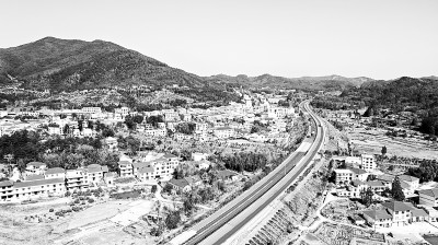 江西省赣州市会昌县小密乡杉背村面貌焕然一新。朱海鹏摄