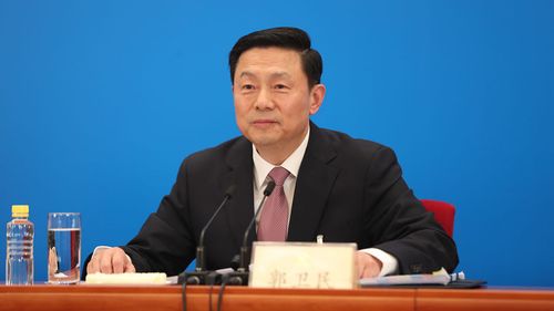 大会新闻发言人郭卫民回答记者提问