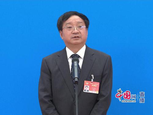 全国政协委员 中国工程院院士，长江学者特聘教授，中国农业科学院副院长万建民回答记者提问